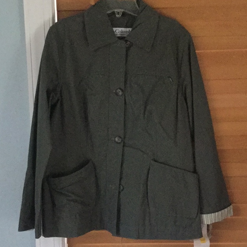 New delta falls army green Columbia jacket medium